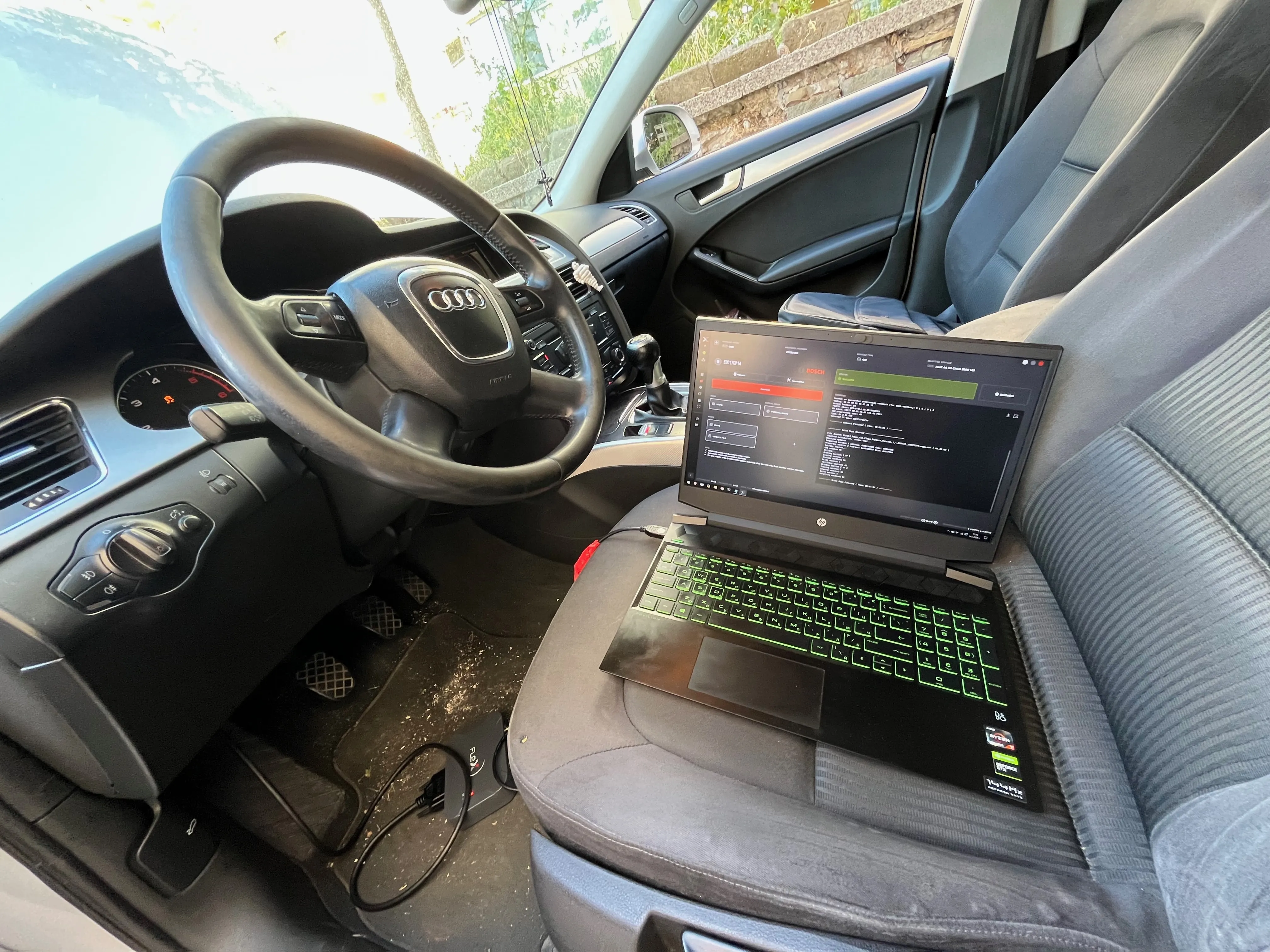 Audi A4 B8 2.0 TDI 143hp CAGA Interior Diagnostics